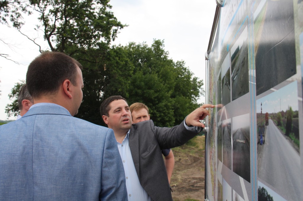 Як працює Регіональна цільова програма дорожнього будівництва у Луганській області? 